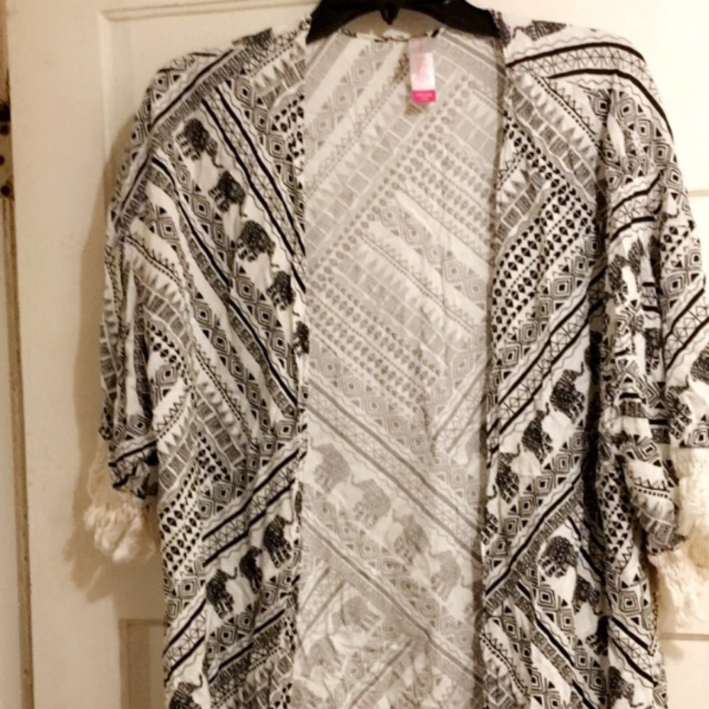Cardigan with fringe xxl $25